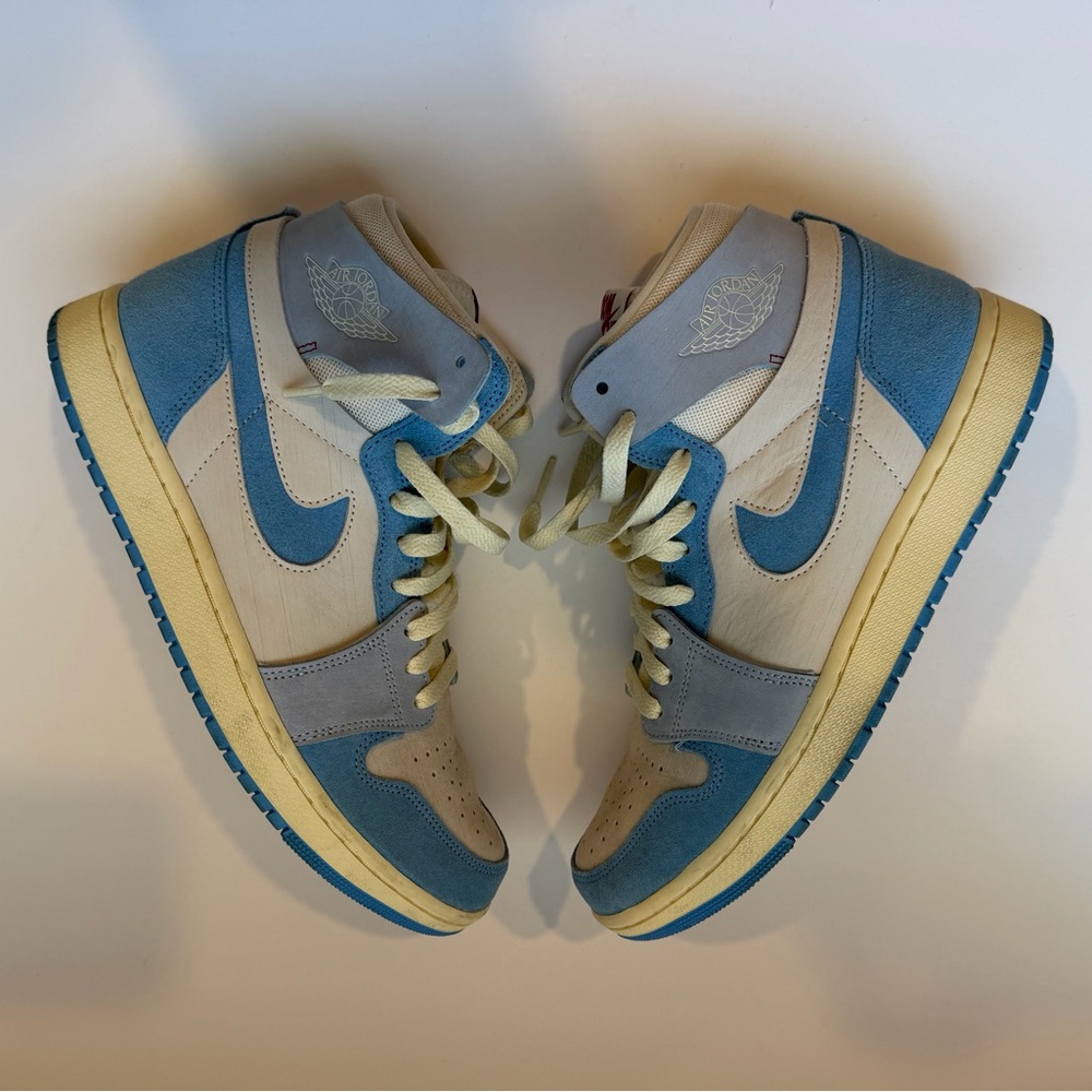 Jordan Women's Sneakers in Blue and Cream